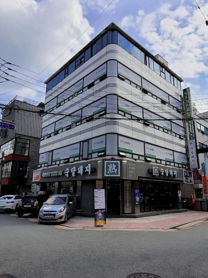 Lottetower Rainbow House Hotell Seoul Exteriör bild