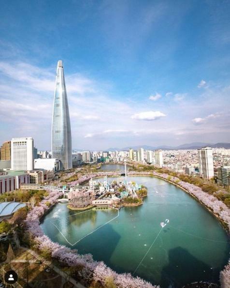 Lottetower Rainbow House Hotell Seoul Exteriör bild